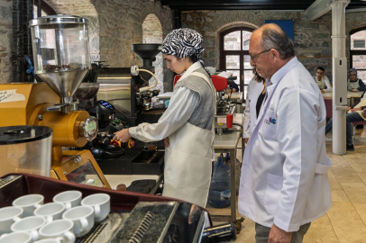İzmir'de otizmli gençlere barista eğitimi desteği
