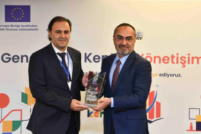 “Genç Dostu Yerel Yönetişim Zirvesi”nde ABB'ye ödül